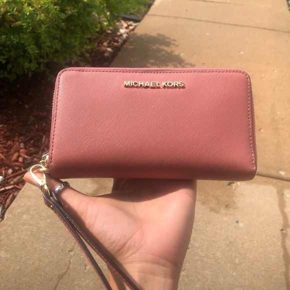 Michael Kors Handbags - Michael Kors Wallet
